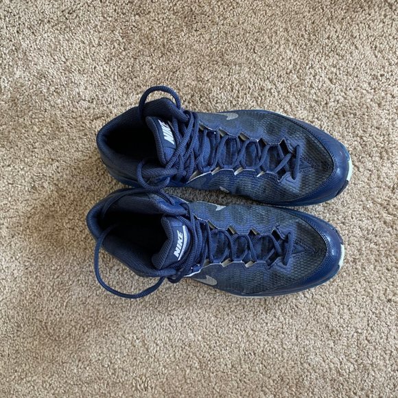 Nike Basketball Shoes - Picture 4 of 4